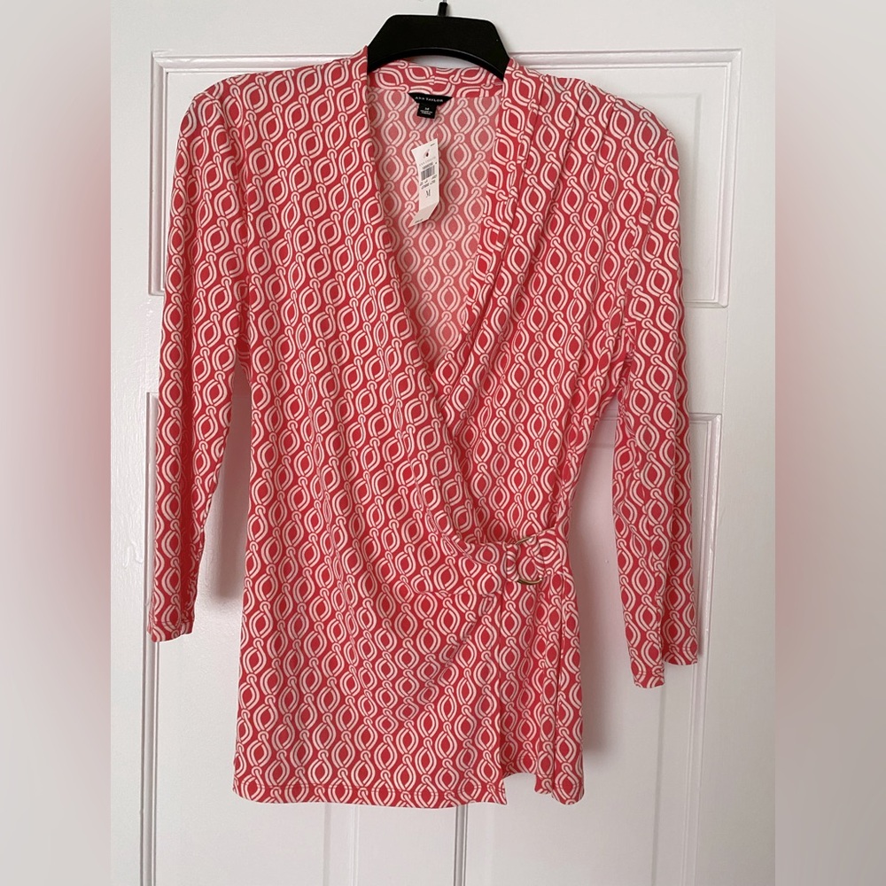 NWT Ann Taylor Geo D-Ring Wrap Top, Coral Print, Polyester, Size M